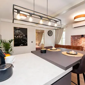 Dc Ii Downtown Apartment